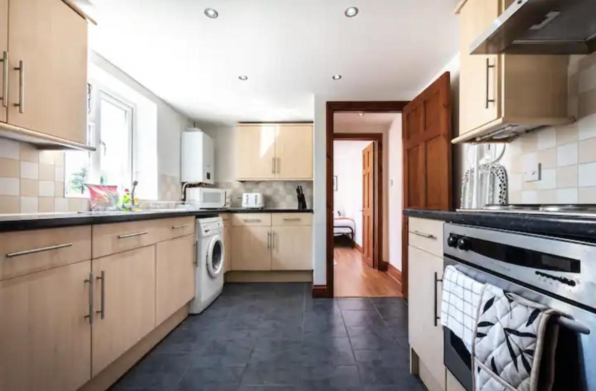 Metropolitan - 2 Bed, Private Parking Apartment, Great Commercial Home From Home Stay! Southampton Zewnętrze zdjęcie